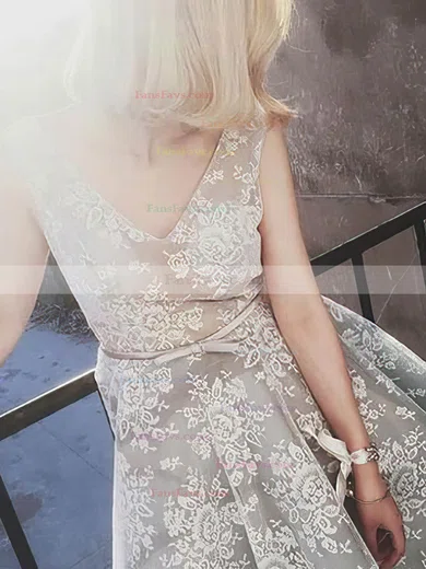 A-line V-neck Lace Knee-length Short Prom Dresses With Appliques Lace #Favs020020110492