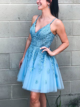 A-line V-neck Tulle Short/Mini Homecoming Dresses With Appliques Lace #Favs020108959 A-line V-neck Tulle Short/Mini Homecoming Dresses With Appliques Lace #Favs020108959