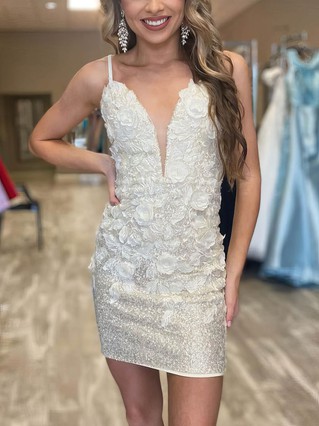 Sheath/Column V-neck Sequined Short/Mini Homecoming Dresses With Flower(s) #Favs020108981 Sheath/Column V-neck Sequined Short/Mini Homecoming Dresses With Flower(s) #Favs020108981