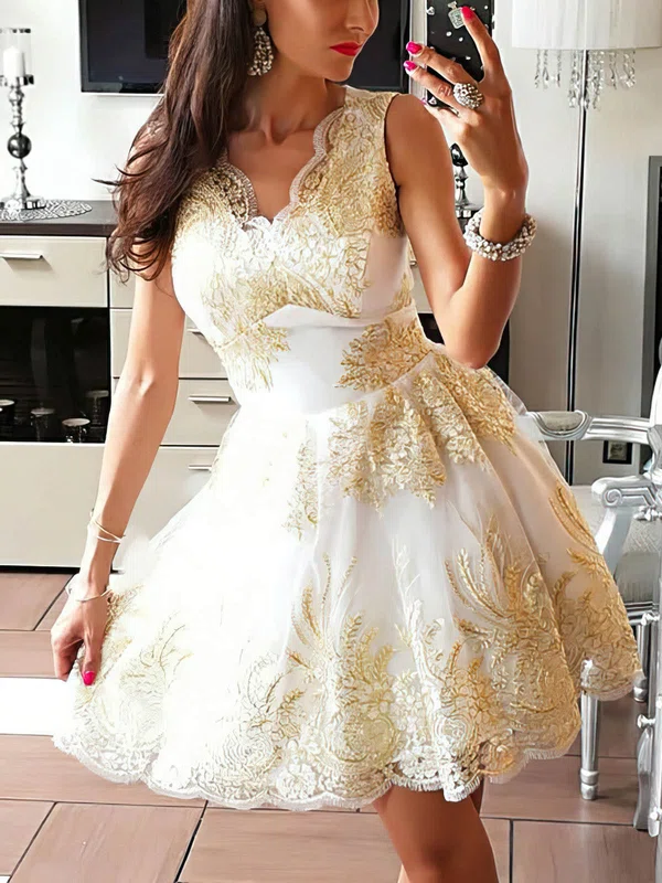 A-line V-neck Lace Short/Mini Homecoming Dresses With Appliques Lace #Favs020110554