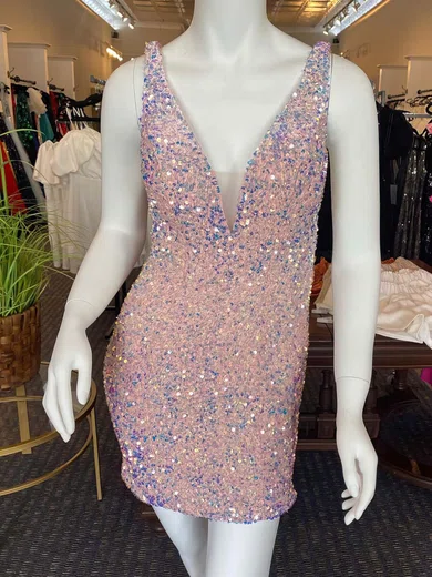 Sheath/Column V-neck Sequined Short/Mini Homecoming Dresses #Favs020109882