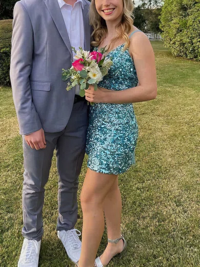 Sheath/Column V-neck Sequined Short/Mini Homecoming Dresses #Favs020110805