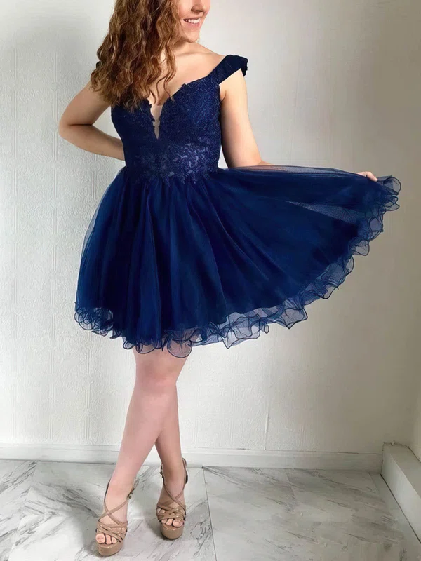 A-line V-neck Tulle Knee-length Homecoming Dresses With Appliques Lace #Favs020111260