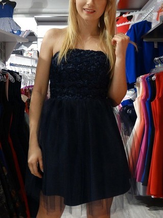 A-line Strapless Lace Tulle Knee-length Homecoming Dresses With Appliques Lace #Favs020111540